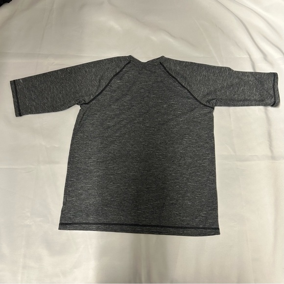 NIke Dri Fit Swim 3/4 sleeve gray and white Boys size XL - Picture 3 of 8